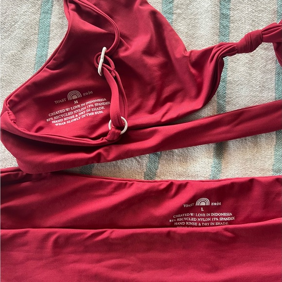 TOAST SWIM - Knot top (M), hipster bottom (L) in Rhubarb - Picture 3 of 7